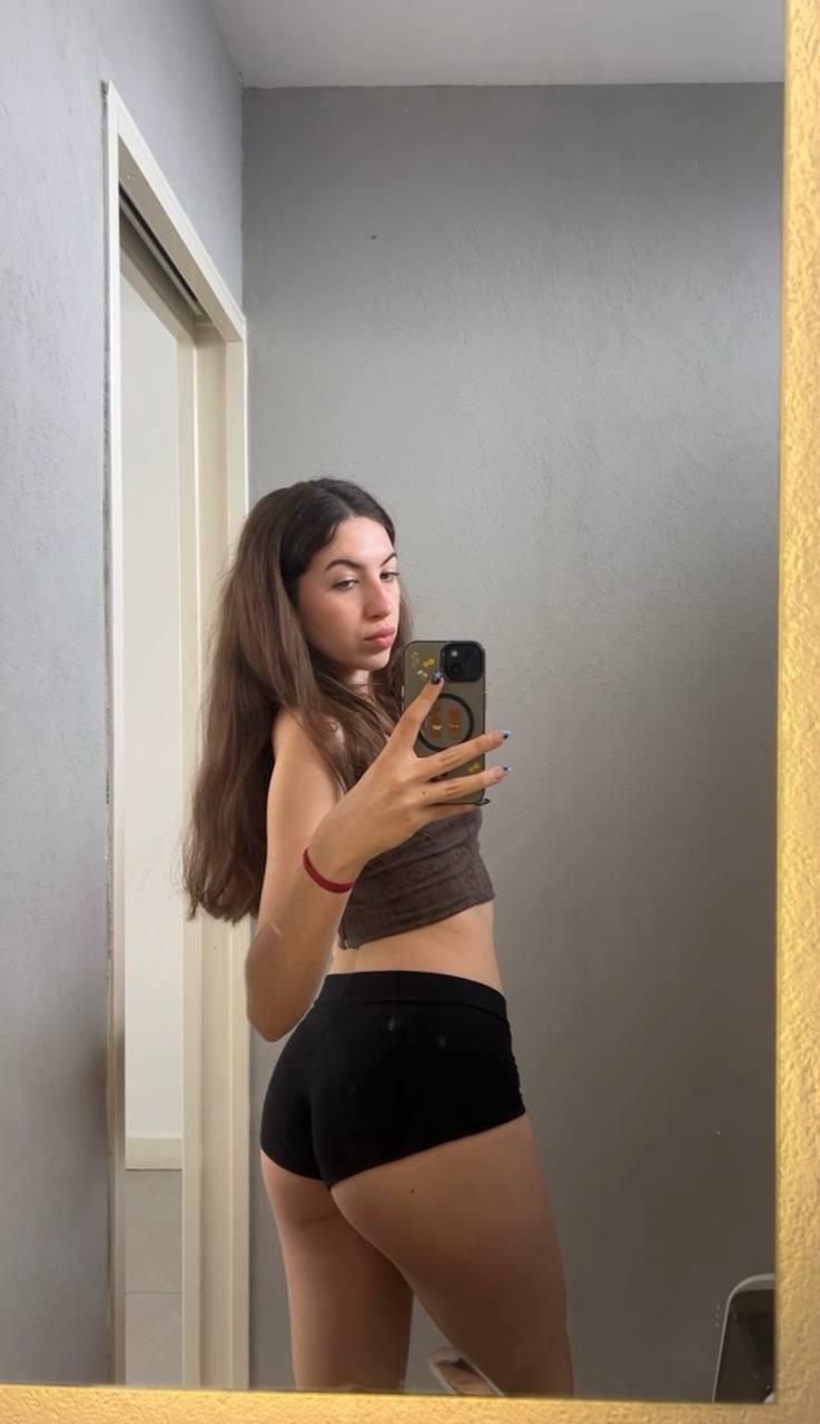 Amber in her underwear in Belford Roche