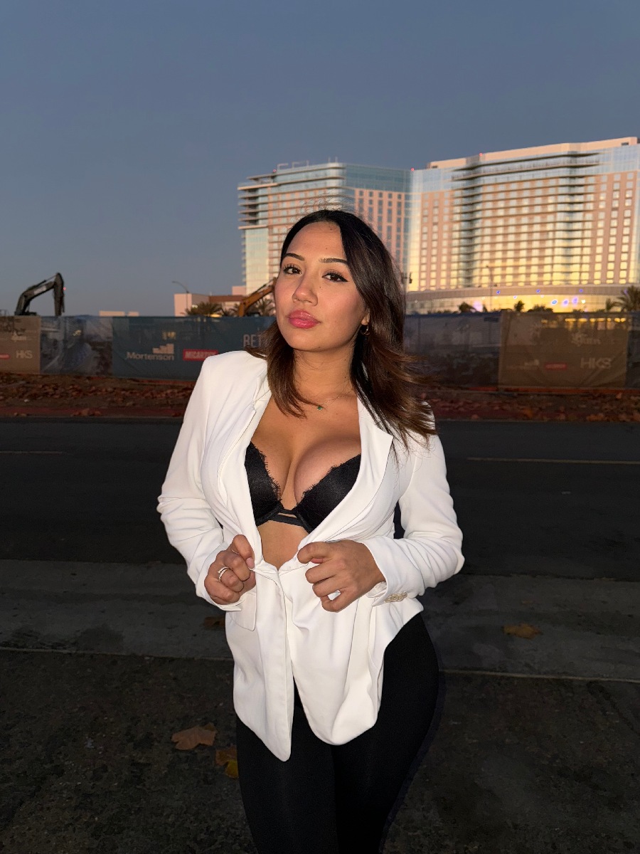 Take a pause and enjoy Ali Cruz — streaming from Belford Roche