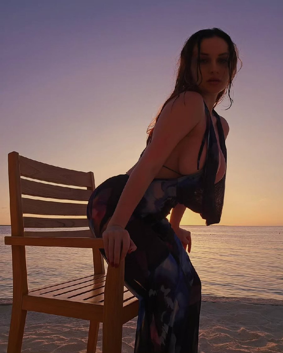 Sexy girl Miranda Faith nude in Belford Roche