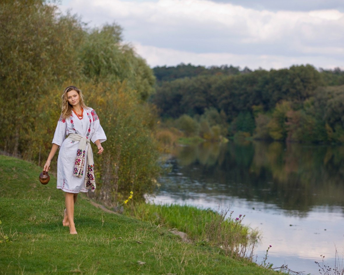 Nude girl Slavic women in Belford Roche