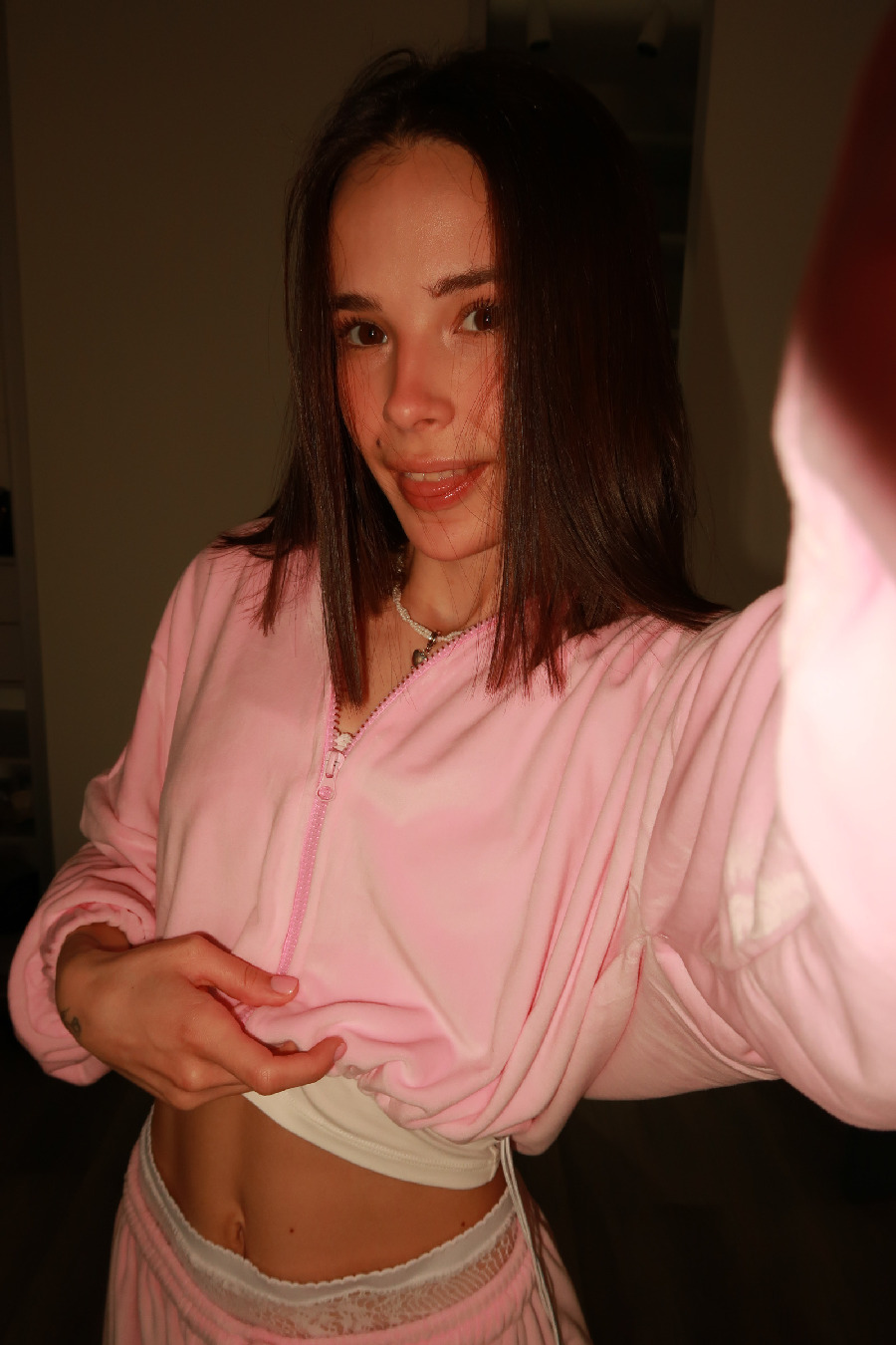 Tina brings the glow — live moments in Belford Roche